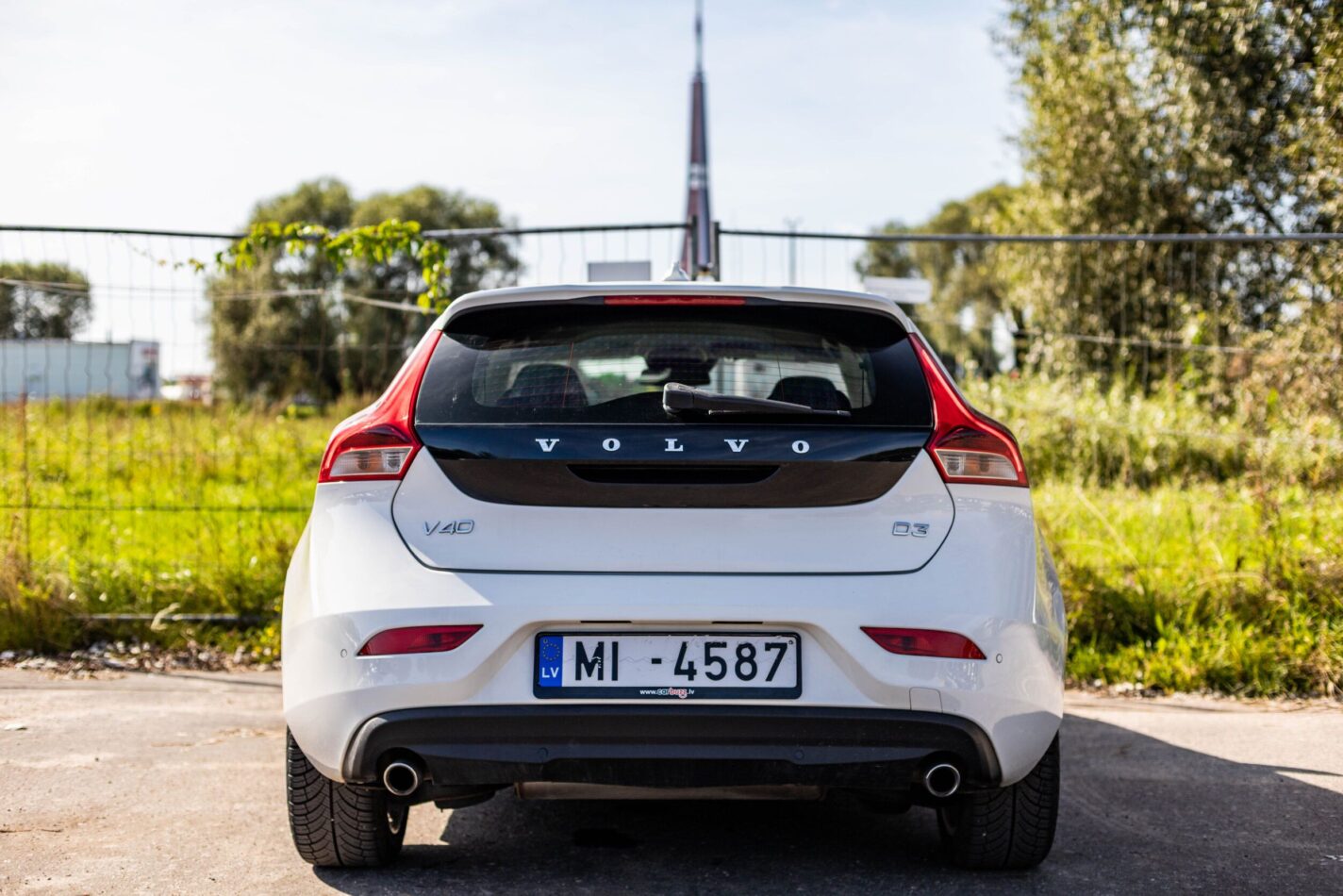 VOLVO V40