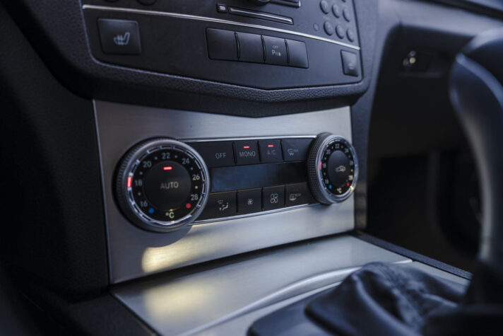 MERCEDES BENZ C220