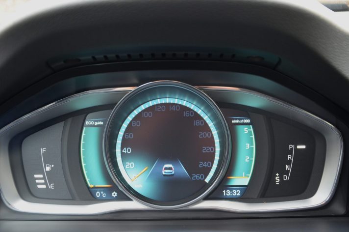 Tikko ievests. Volvo XC 70 Summum 2.4 D5 (158kw-215z/s) Dīzelis 4×4 Awd . Ar automātisko ātrumkārbu.