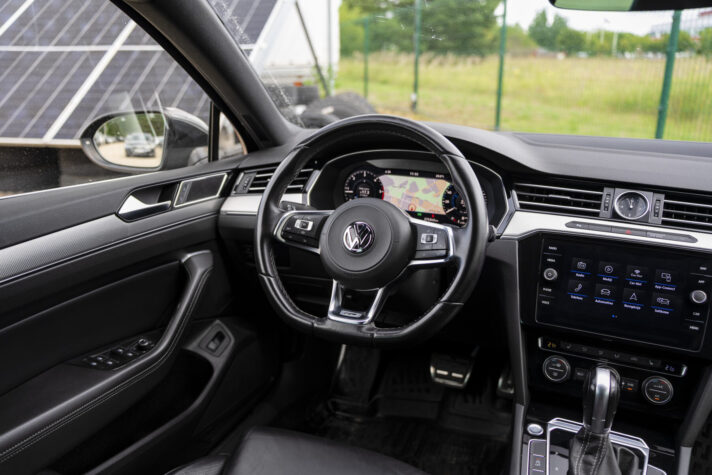 VW PASSAT R-LINE