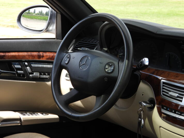 MERCEDES BENZ S320
