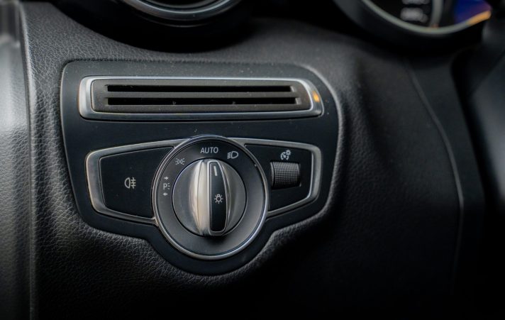 MERCEDES BENZ C200D