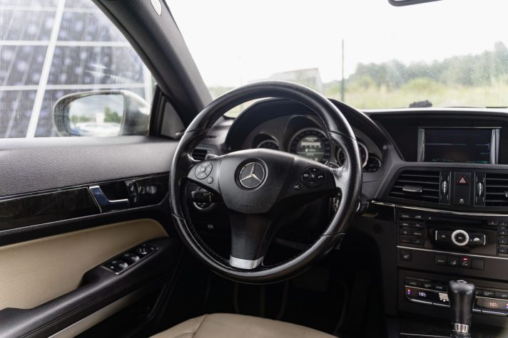 MERCEDES BENZ E350