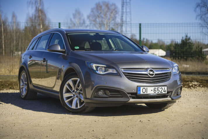 OPEL INSIGNIA SPORTS TOURER SW 4x4