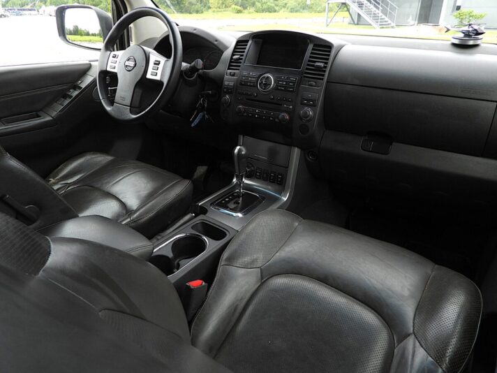 NISSAN NAVARA