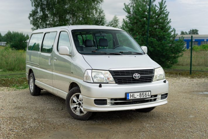 TOYOTA HIACE