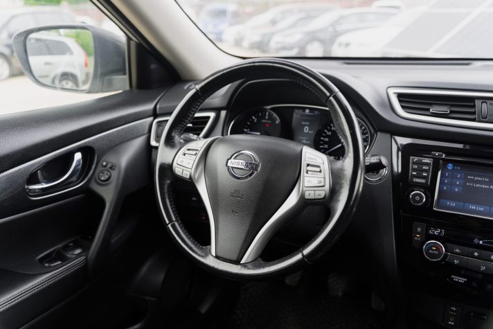NISSAN X-TRAIL