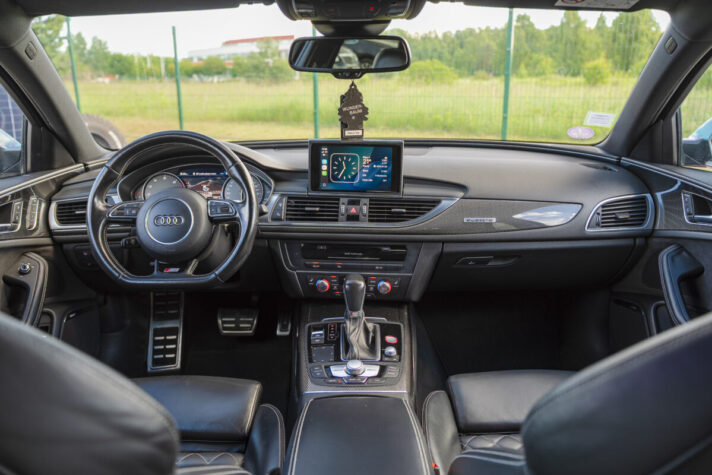 AUDI S6 AVANT