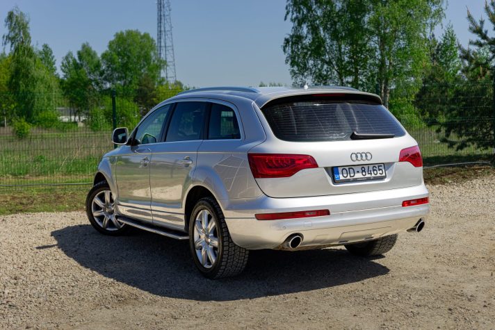 AUDI Q7