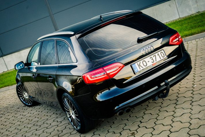 AUDI A4 AVANT