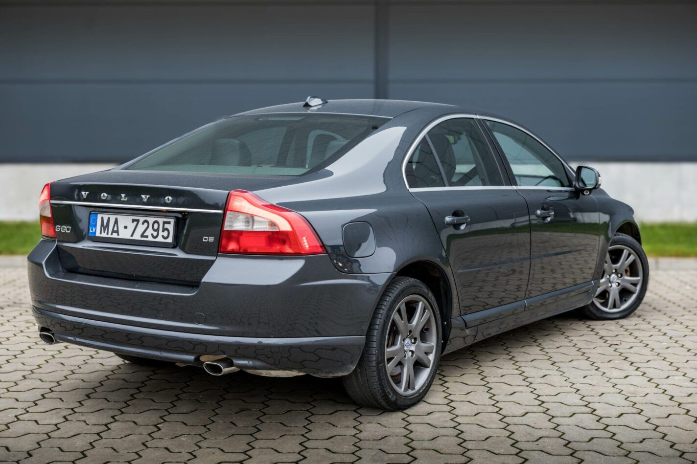 VOLVO S80