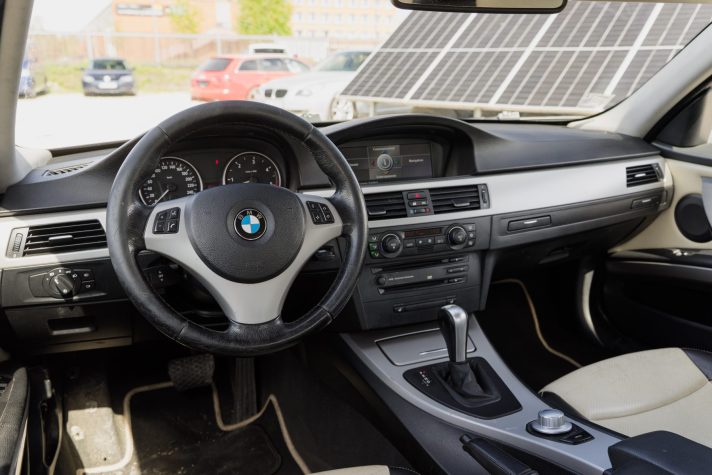 BMW 330
