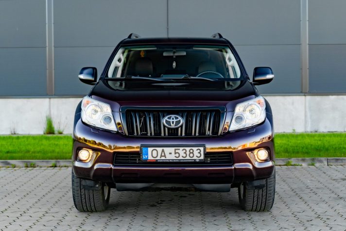 TOYOTA LAND CRUISER