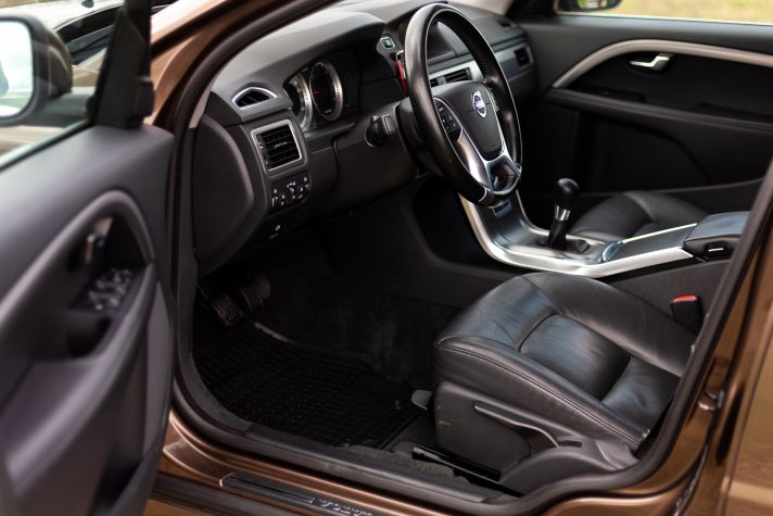 VOLVO V70 TWILIGHT BRONZE