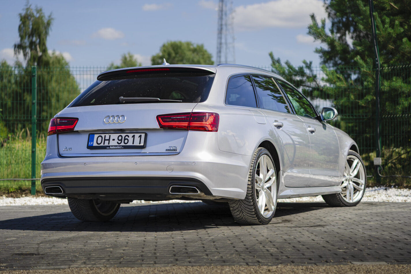AUDI A6 AVANT QUATTRO