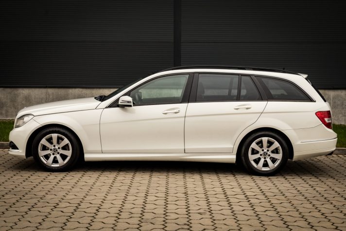 MERCEDES BENZ C220