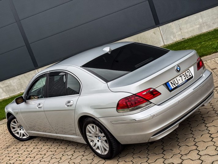 BMW 730