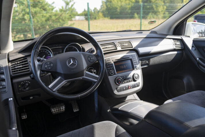 MERCEDES BENZ R350