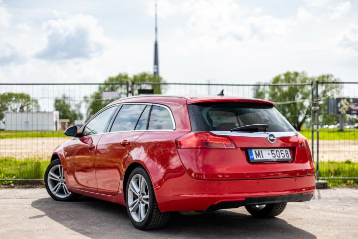 OPEL INSIGNIA SPORTS TOURER SW