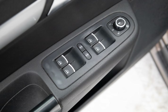VW SHARAN