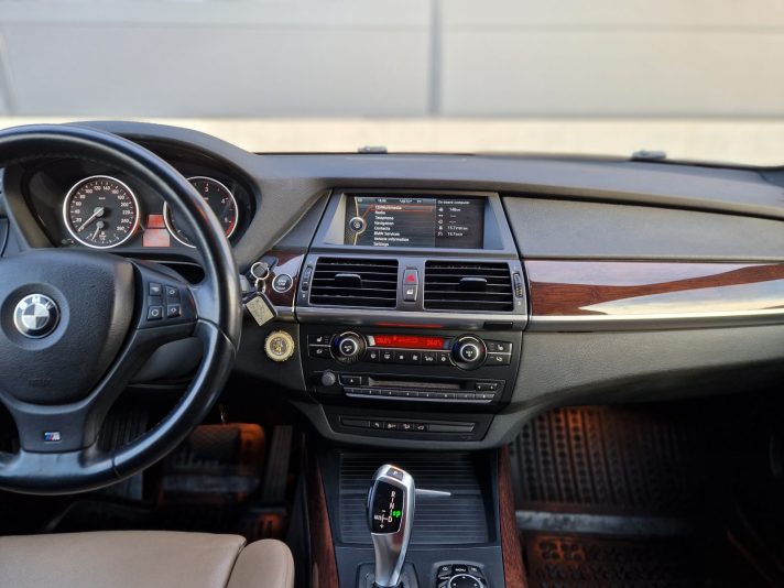 BMW X5 M-pack 2010 G. Melna krāsa 210 Kw