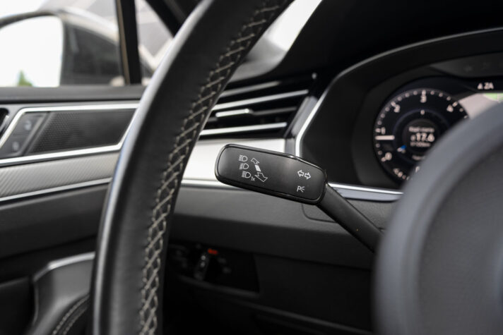 VW PASSAT R-LINE