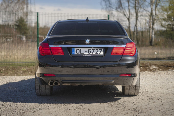 BMW 730