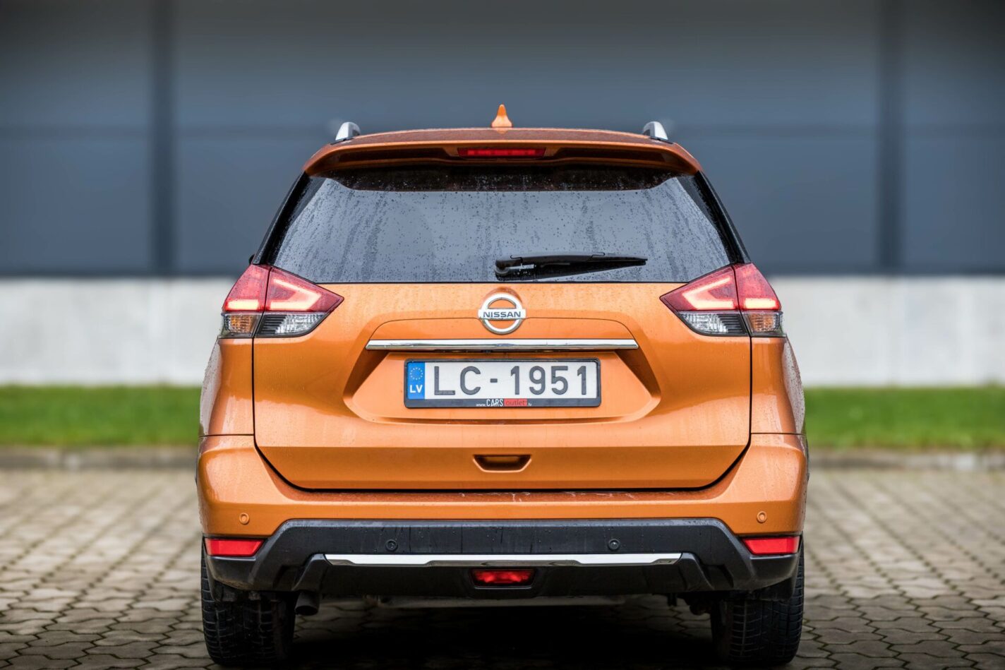 NISSAN X TRAIL