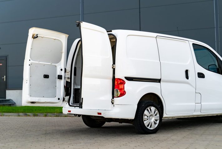 NISSAN NV200
