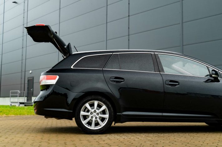 TOYOTA AVENSIS