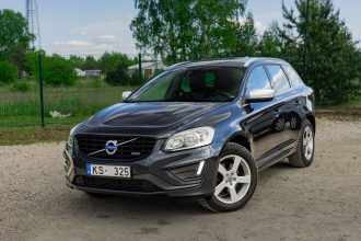 VOLVO XC60 R-DESIGN