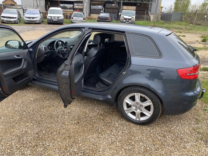 AUDI A4 1.9