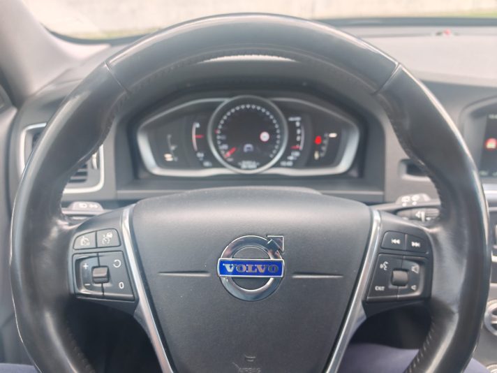 Volvo V60 Cross Country Summum 2,4D AWD