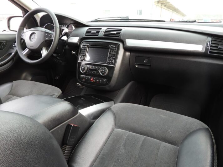 MERCEDES BENZ R320