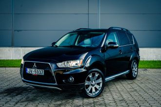 MITSUBISHI OUTLANDER