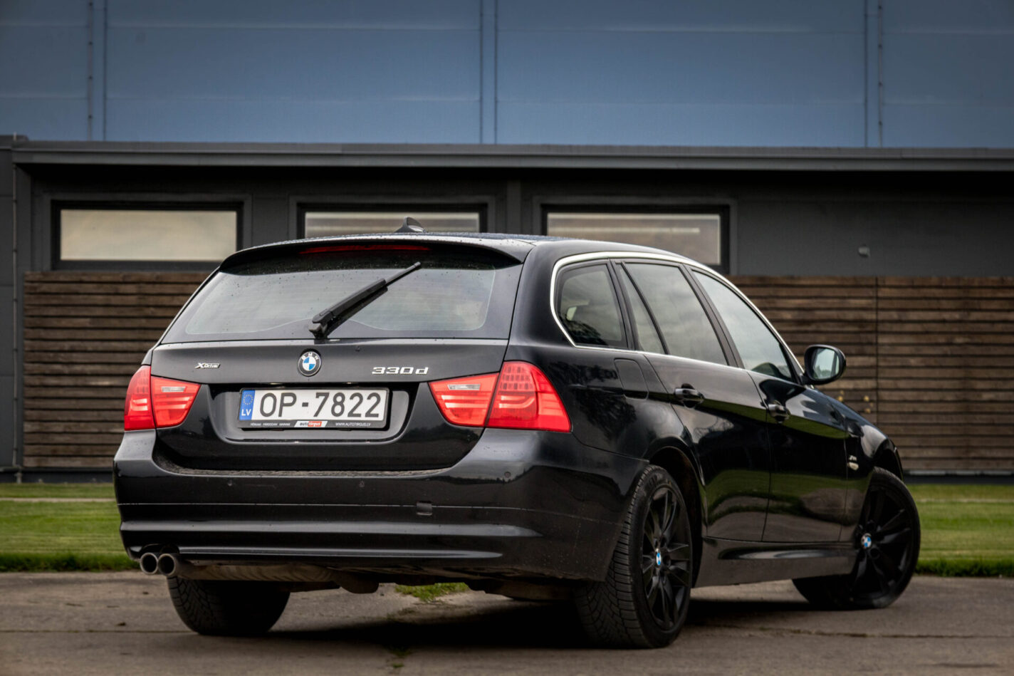 BMW 330