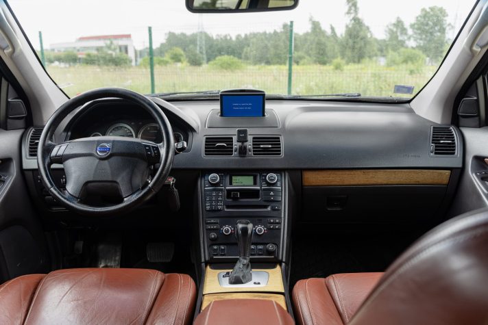 VOLVO XC90
