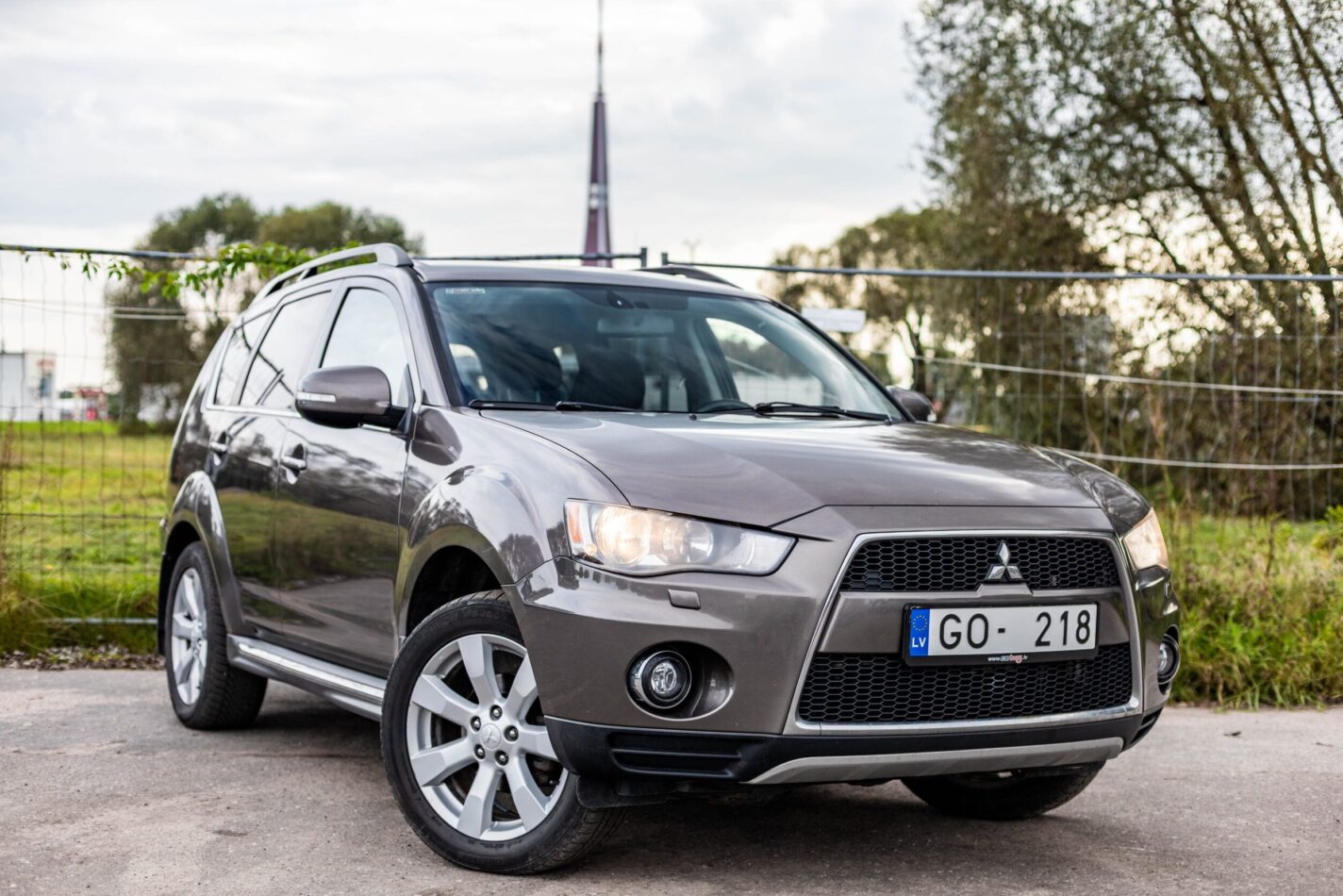 MITSUBISHI OUTLANDER