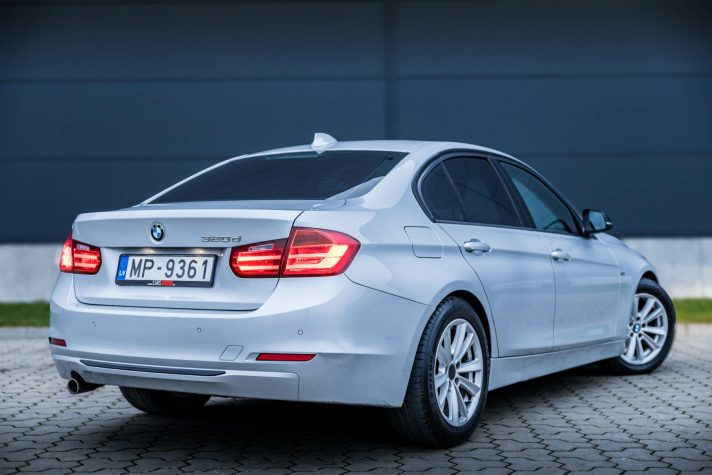 BMW 320