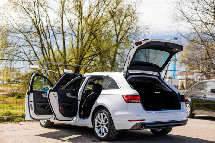AUDI A4 AVANT