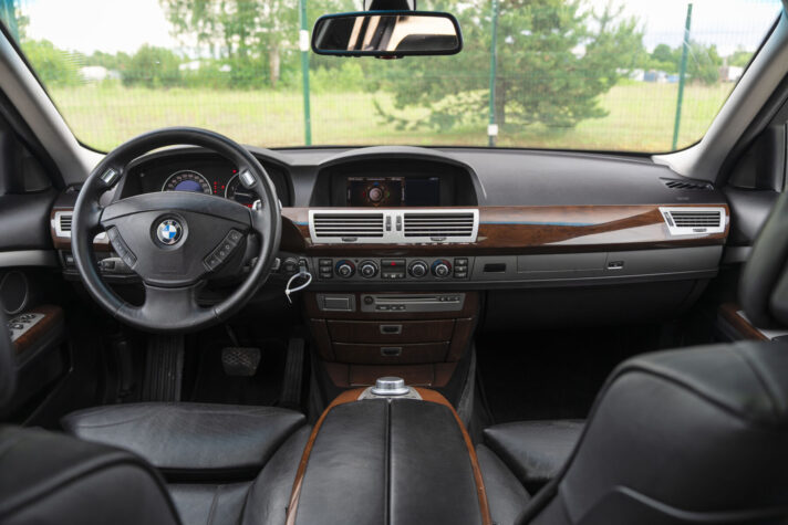 BMW 730