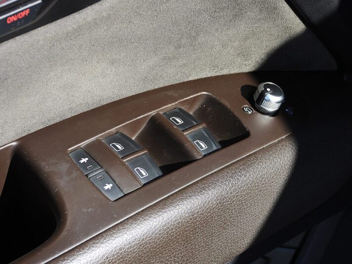 AUDI Q7 S-line