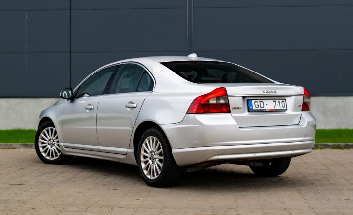VOLVO S80
