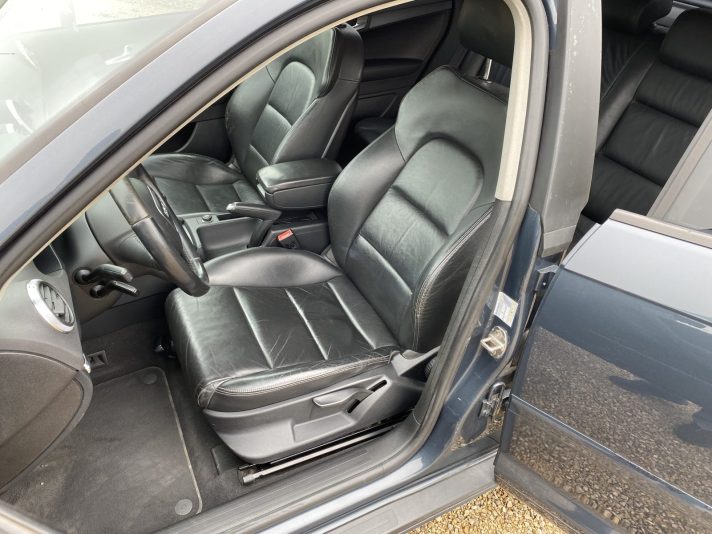 AUDI A4 1.9