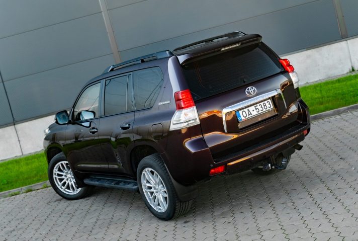 TOYOTA LAND CRUISER