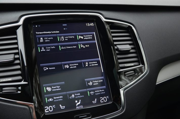 Tikko ievests. 2016. gada modelis. Volvo Xc90 Inscription T8 Twin Engine Awd Plug-In Hybrid.