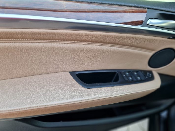 BMW X5 M-pack 2010 G. Melna krāsa 210 Kw
