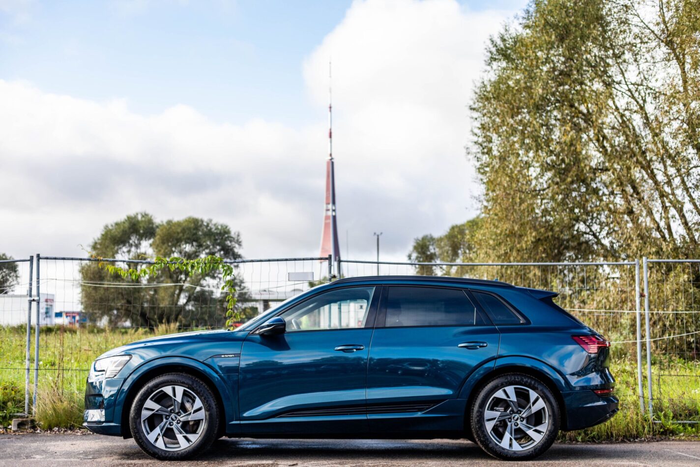 AUDI E-TRON 50