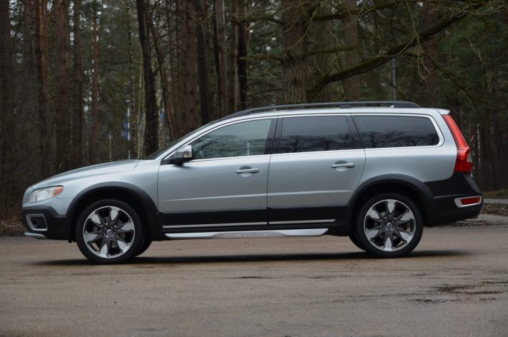 Tikko ievests. Volvo Xc70 2.4D5 (158kw-215z/s) Dīzelis 4×4 Awd pilnpiedziņas ar automātisko ātrumkārbu.