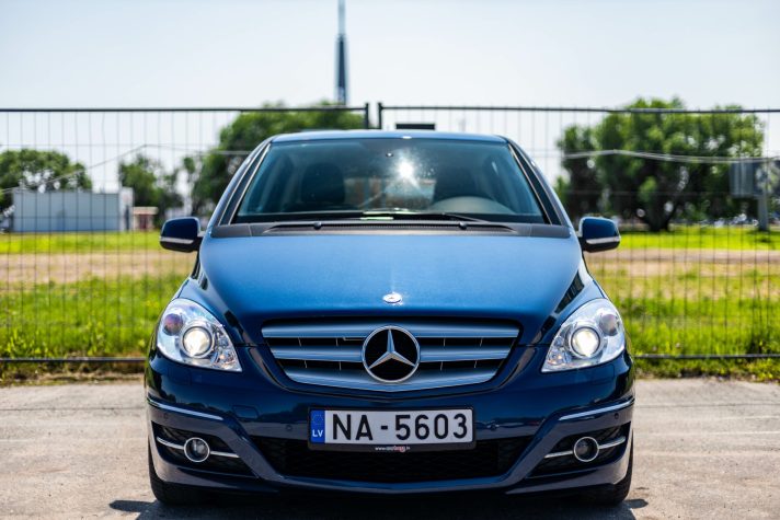 MERCEDES BENZ B 200